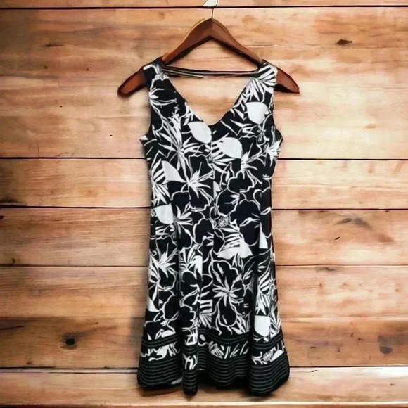 Nine West Black and White Size 8 Petite sleeveless Flared Party Dress Zip Up - Picture 4 of 5